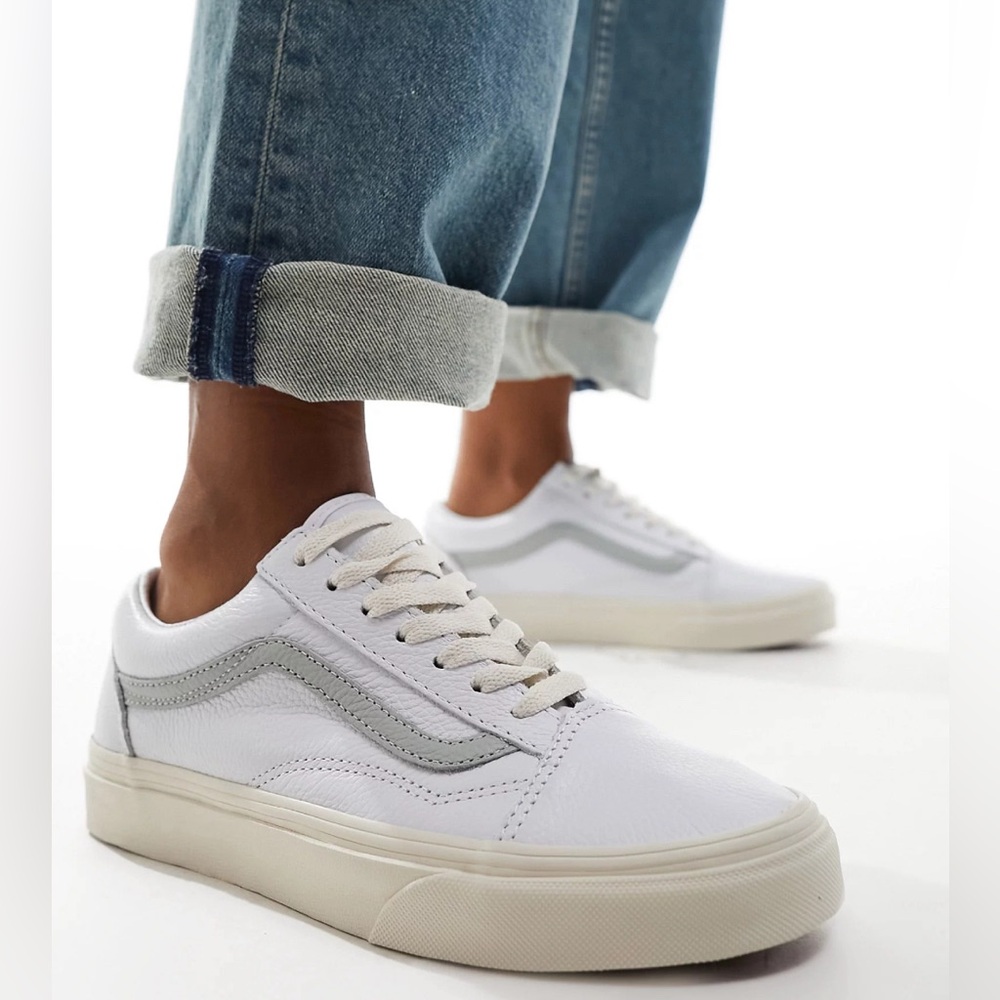 NWOT Vans Women’s Old Skool Pop Grey Shoes, Size 10.